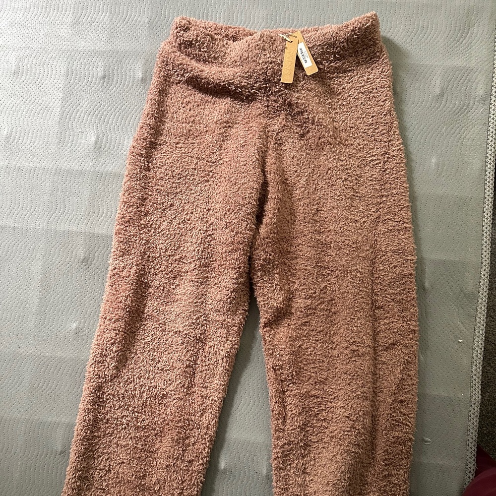 SKIMS camel joggers